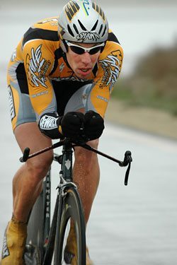 http://www.socalcycling.com/graphics/07/fittSOlin.jpg
